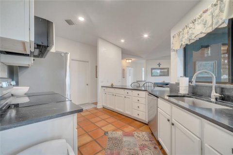 House in Orlando, Florida 4 bedrooms, 196.58 sq.m. № 1449987 - photo 23