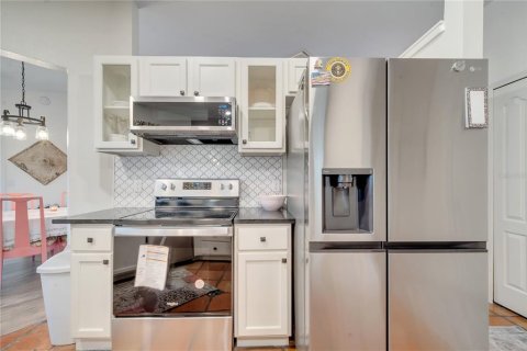 House in Orlando, Florida 4 bedrooms, 196.58 sq.m. № 1449987 - photo 21