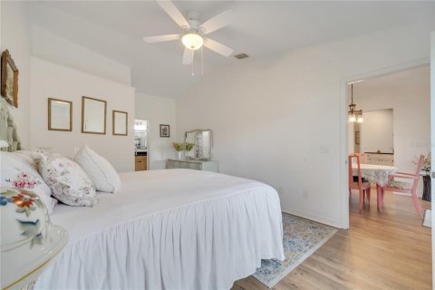 House in Orlando, Florida 4 bedrooms, 196.58 sq.m. № 1449987 - photo 15