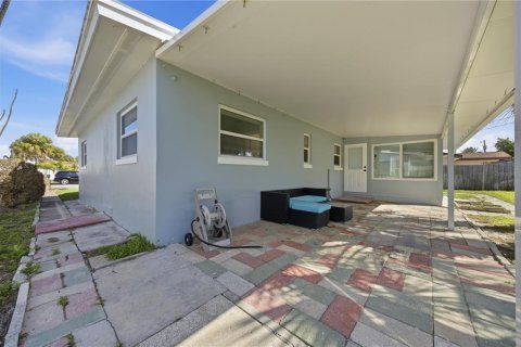 Villa ou maison à vendre à Saint Pete Beach, Floride: 3 chambres, 117.61 m2 № 2289544 - photo 28