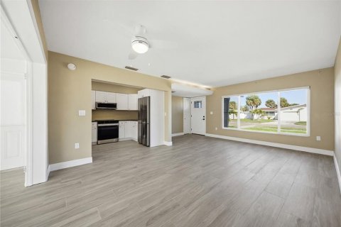 Villa ou maison à vendre à Saint Pete Beach, Floride: 3 chambres, 117.61 m2 № 2289544 - photo 8