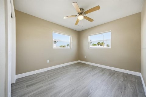 Villa ou maison à vendre à Saint Pete Beach, Floride: 3 chambres, 117.61 m2 № 2289544 - photo 20
