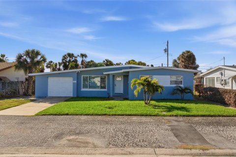 Villa ou maison à vendre à Saint Pete Beach, Floride: 3 chambres, 117.61 m2 № 2289544 - photo 4