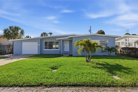 Villa ou maison à Saint Pete Beach, Floride 3 chambres, 117.61 m2 № 2289544