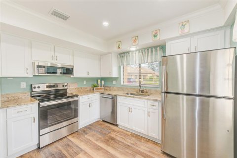 Casa en venta en Clearwater, Florida, 2 dormitorios, 91.04 m2 № 1637538 - foto 3