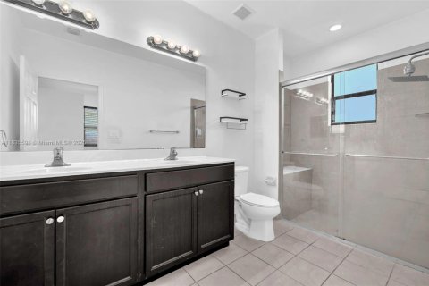 Villa ou maison à vendre à Miami, Floride: 3 chambres, 171.31 m2 № 1823417 - photo 21