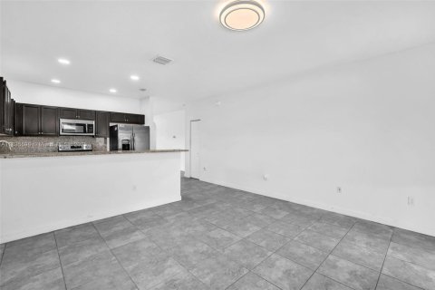 Villa ou maison à vendre à Miami, Floride: 3 chambres, 171.31 m2 № 1823417 - photo 17