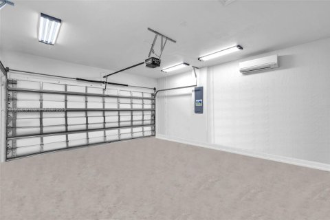 Villa ou maison à vendre à Miami, Floride: 3 chambres, 171.31 m2 № 1823417 - photo 30