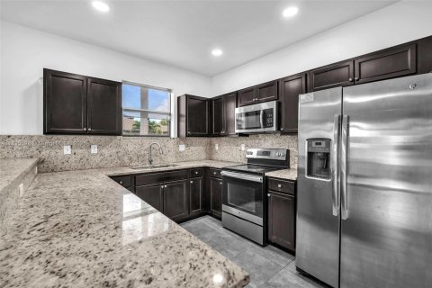 Villa ou maison à vendre à Miami, Floride: 3 chambres, 171.31 m2 № 1823417 - photo 10