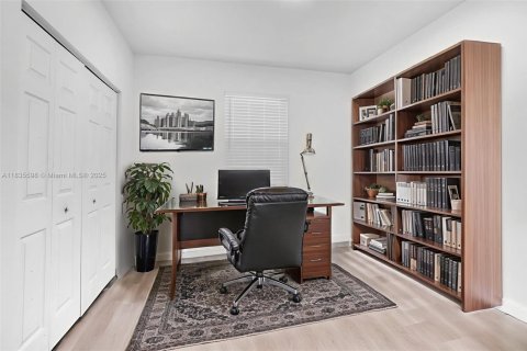 Villa ou maison à vendre à Miami, Floride: 3 chambres, 171.31 m2 № 1823417 - photo 26