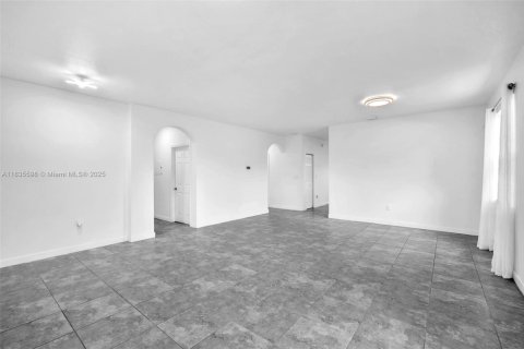 Villa ou maison à vendre à Miami, Floride: 3 chambres, 171.31 m2 № 1823417 - photo 6