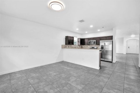 Villa ou maison à vendre à Miami, Floride: 3 chambres, 171.31 m2 № 1823417 - photo 16