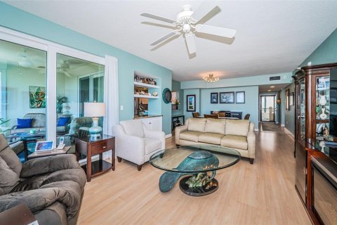 Condominio en venta en Saint Petersburg, Florida, 3 dormitorios, 154.22 m2 № 1590293 - foto 18