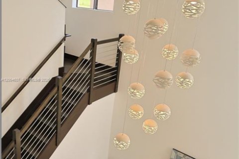 Купить виллу или дом в Майами, Флорида 4 спальни, 241.27м2, № 2068989 - фото 12