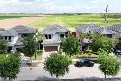 Купить виллу или дом в Майами, Флорида 4 спальни, 241.27м2, № 2068989 - фото 20