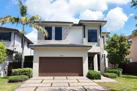 Дом в Майами, Флорида 4 спальни, 241.27м2 № 2068989