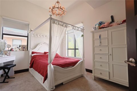 Купить виллу или дом в Майами, Флорида 4 спальни, 241.27м2, № 2068989 - фото 17