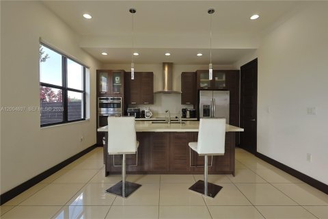 Купить виллу или дом в Майами, Флорида 4 спальни, 241.27м2, № 2068989 - фото 11