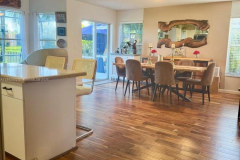 Casa en venta en Pembroke Pines, Florida, 4 dormitorios, 202.06 m2 № 1945817 - foto 17