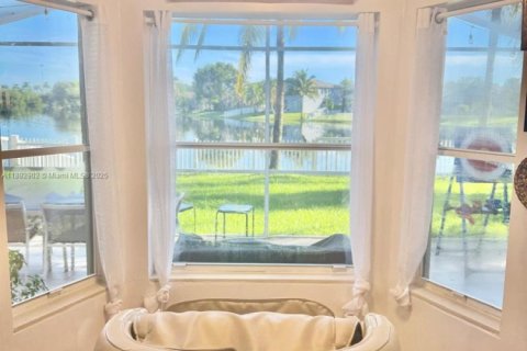 Casa en venta en Pembroke Pines, Florida, 4 dormitorios, 202.06 m2 № 1945817 - foto 22