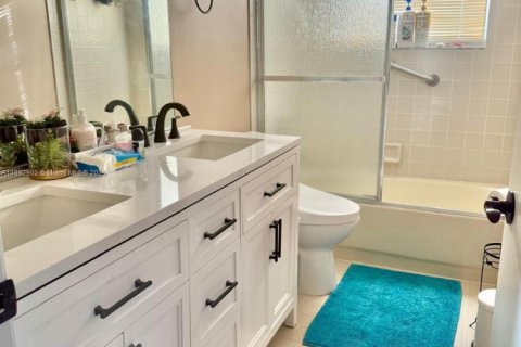 Casa en venta en Pembroke Pines, Florida, 4 dormitorios, 202.06 m2 № 1945817 - foto 30
