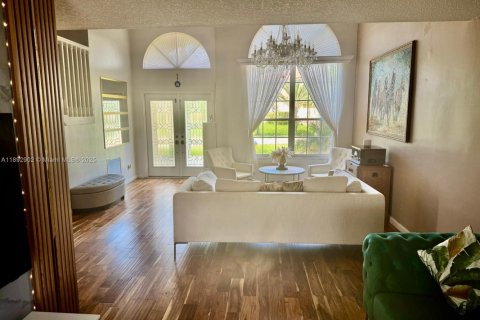 Casa en venta en Pembroke Pines, Florida, 4 dormitorios, 202.06 m2 № 1945817 - foto 6