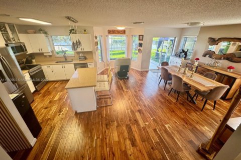 Casa en venta en Pembroke Pines, Florida, 4 dormitorios, 202.06 m2 № 1945817 - foto 27