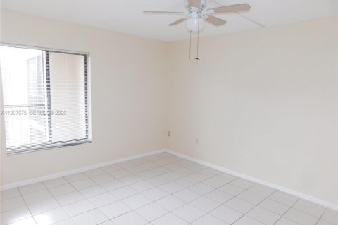 Condo in Miami, Florida, 1 bedroom № 2059382 - photo 22