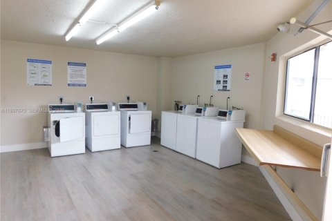 Copropriété à vendre à Miami, Floride: 1 chambre, 65.5 m2 № 2059382 - photo 15