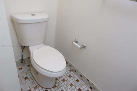 Copropriété à vendre à Miami, Floride: 1 chambre, 65.5 m2 № 2059382 - photo 12