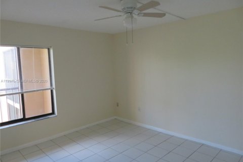 Condo in Miami, Florida, 1 bedroom № 2059382 - photo 19