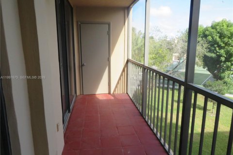 Copropriété à vendre à Miami, Floride: 1 chambre, 65.5 m2 № 2059382 - photo 16