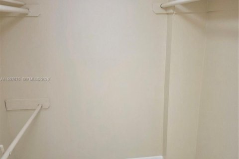 Condo in Miami, Florida, 1 bedroom № 2059382 - photo 24