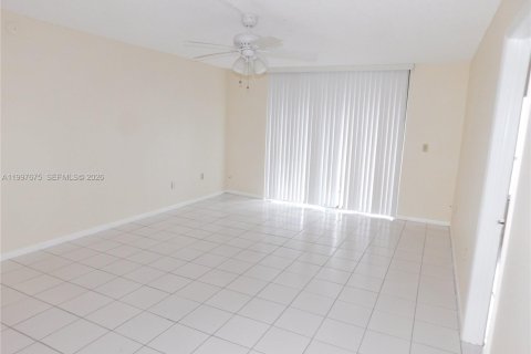 Copropriété à vendre à Miami, Floride: 1 chambre, 65.5 m2 № 2059382 - photo 5