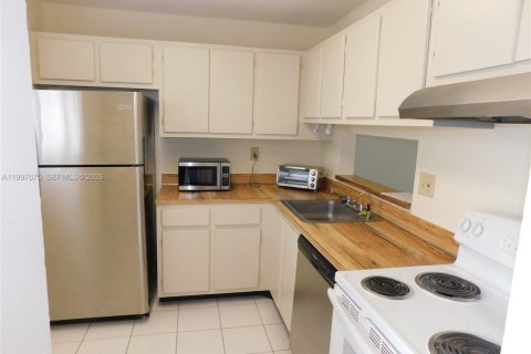 Copropriété à vendre à Miami, Floride: 1 chambre, 65.5 m2 № 2059382 - photo 2