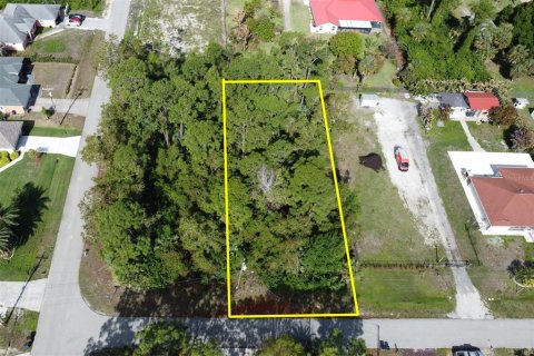 Land in Lehigh Acres, Florida № 2164957