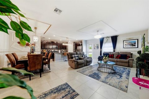 Villa ou maison à vendre à Apollo Beach, Floride: 5 chambres, 210.33 m2 № 2361205 - photo 3