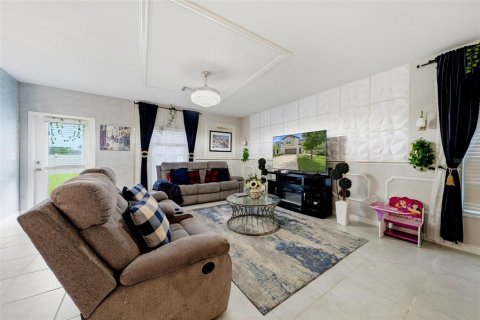Villa ou maison à vendre à Apollo Beach, Floride: 5 chambres, 210.33 m2 № 2361205 - photo 4