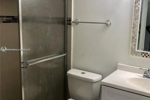 Condo in Pembroke Pines, Florida, 1 bedroom  № 2154004 - photo 5