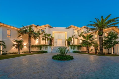 Casa en venta en Coral Gables, Florida, 8 dormitorios, 1761.71 m2 № 1806267 - foto 8
