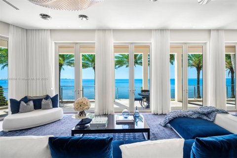 Casa en venta en Coral Gables, Florida, 8 dormitorios, 1761.71 m2 № 1806267 - foto 25