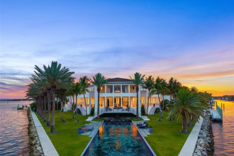 Casa en venta en Coral Gables, Florida, 8 dormitorios, 1761.71 m2 № 1806267 - foto 3