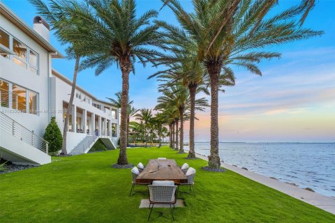 Casa en venta en Coral Gables, Florida, 8 dormitorios, 1761.71 m2 № 1806267 - foto 23