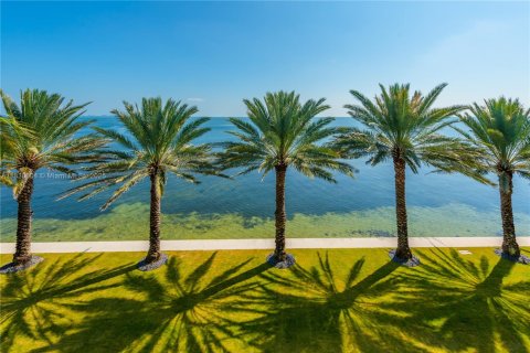 Casa en venta en Coral Gables, Florida, 8 dormitorios, 1761.71 m2 № 1806267 - foto 17
