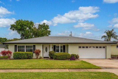 Villa ou maison à louer à Orlando, Floride: 3 chambres, 142.98 m2 № 1901583 - photo 1
