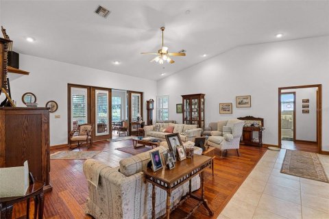 House in Clermont, Florida 4 bedrooms, 258.08 sq.m. № 1851204 - photo 8