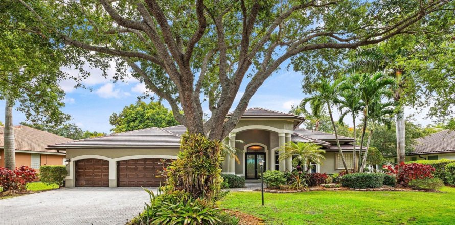 Villa ou maison à Parkland, Floride 5 chambres, 264.49 m2 № 2077414