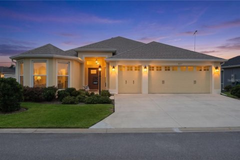 Casa en The Villages, Florida 3 dormitorios, 181.07 m2 № 2406398