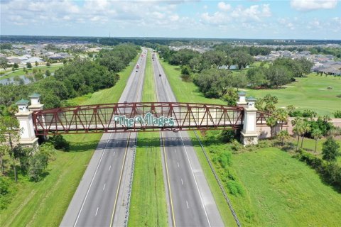 House in The Villages, Florida 3 bedrooms, 181.07 sq.m. № 2406398 - photo 25