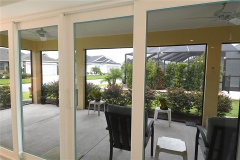 House in The Villages, Florida 3 bedrooms, 181.07 sq.m. № 2406398 - photo 15